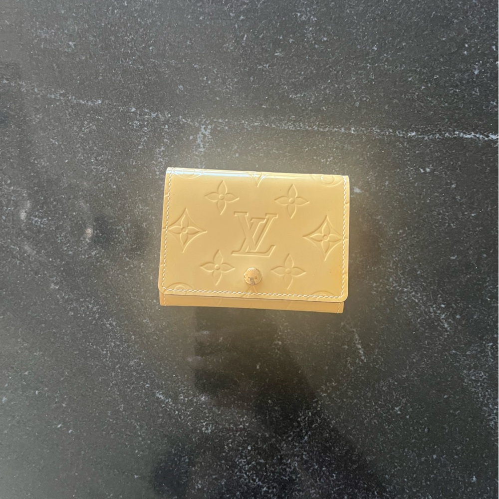 LOUIS VUITTON Ivory Yellow Monogram Card Wallet - Picture 4 of 14